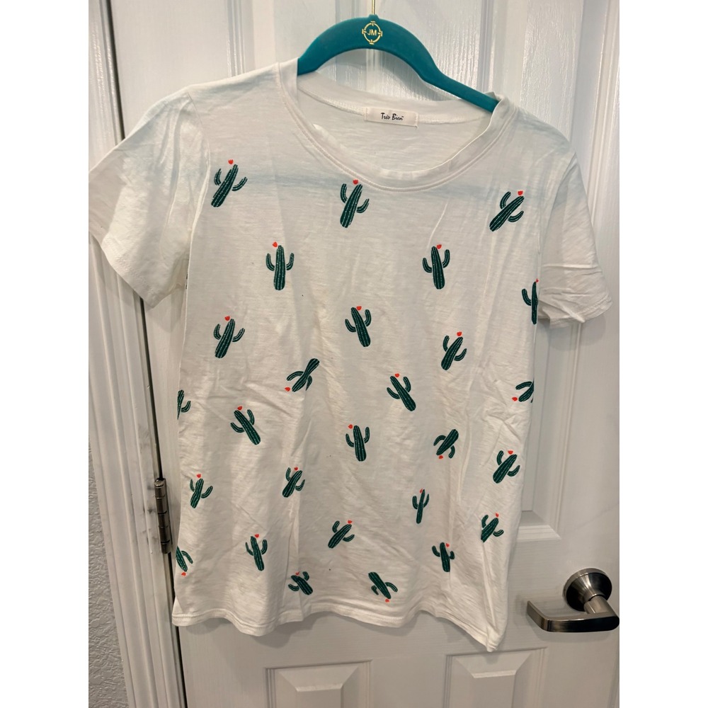 Très Bien T-Shirt White Cactus Heart Print Short Sleeve Crew Neck Top Tee